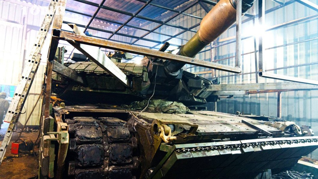 Ukraine’s Abrams Tanks Are Being Reinvented for Drone Warfare on the Front Line
