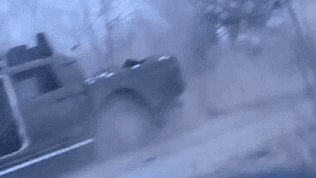 British Volunteer Fights Off Wave of Russian Drone Attacks in Ukraine, Video