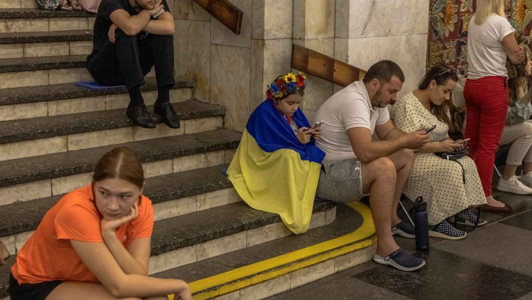 Kyiv Metro Shelters Record 41,000 People During Russian Attack, Including 4,500 Children