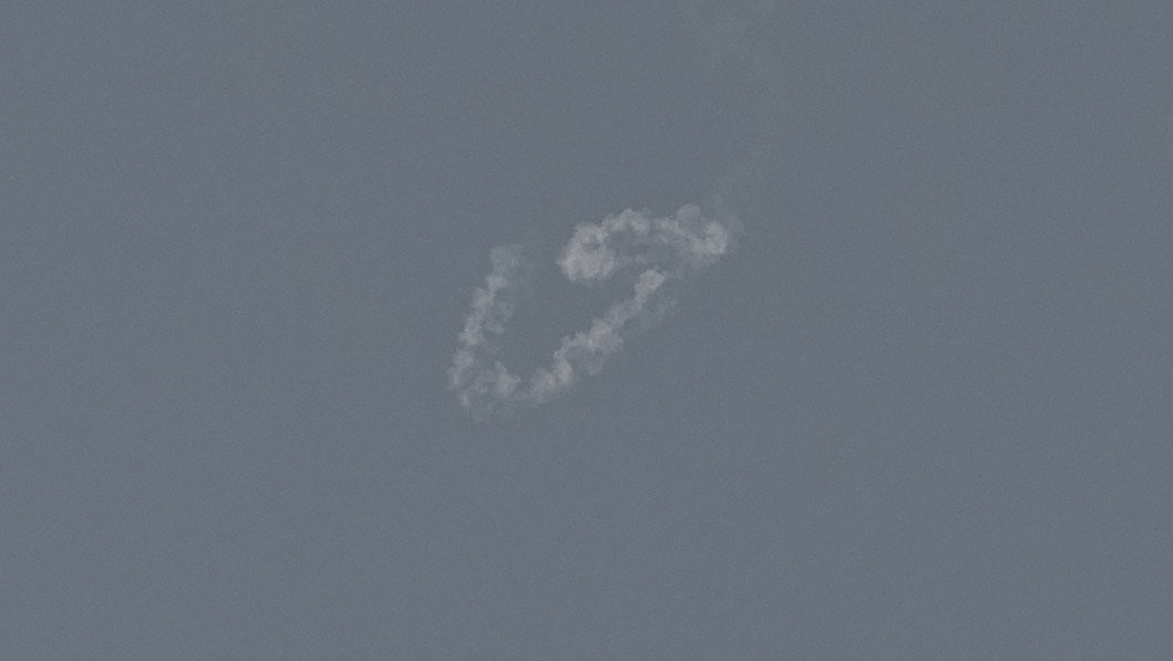 Iran Hits UAE With Ballistic Missiles as Retaliation Spreads to Abu Dhabi and Dubai