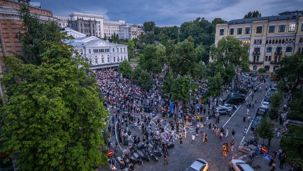 Ursula von der Leyen Calls Zelenskyy Over Anti-Corruption Agencies Independence Law