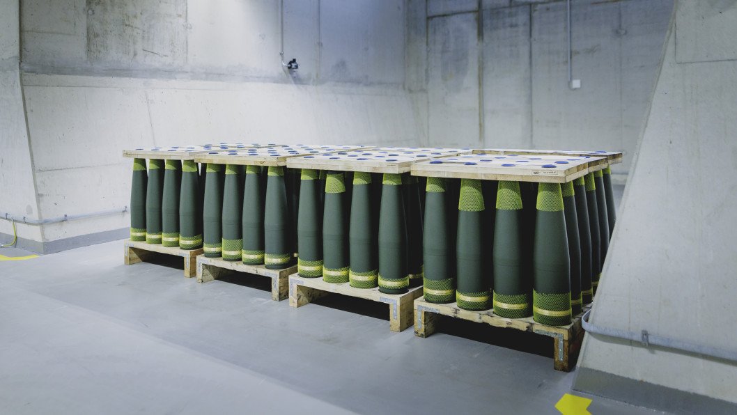 German Defense Giant Rheinmetall Lands Multi-Million Dollar Artillery Order for Ukraine