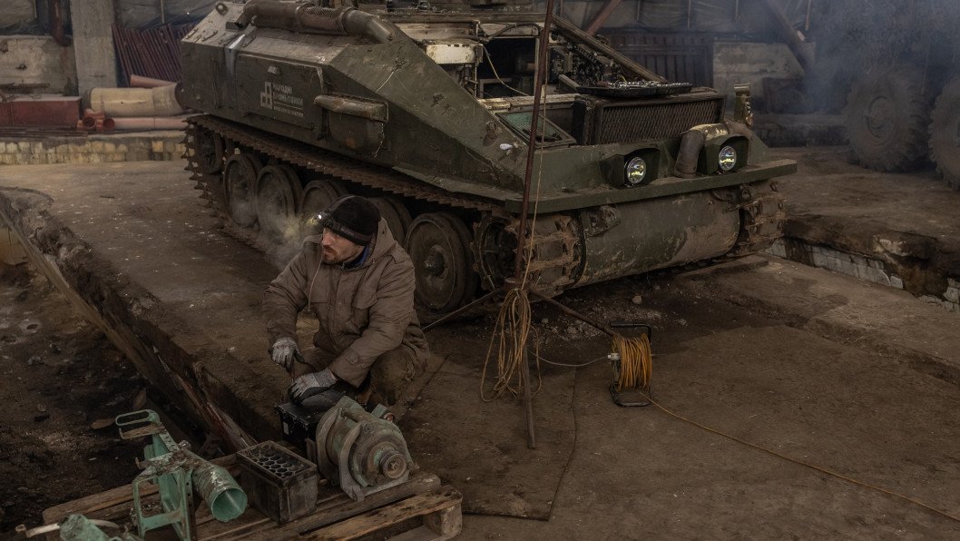 Britain Is Repairing Western Weapons Inside Ukraine With Fifth Hub on the Way