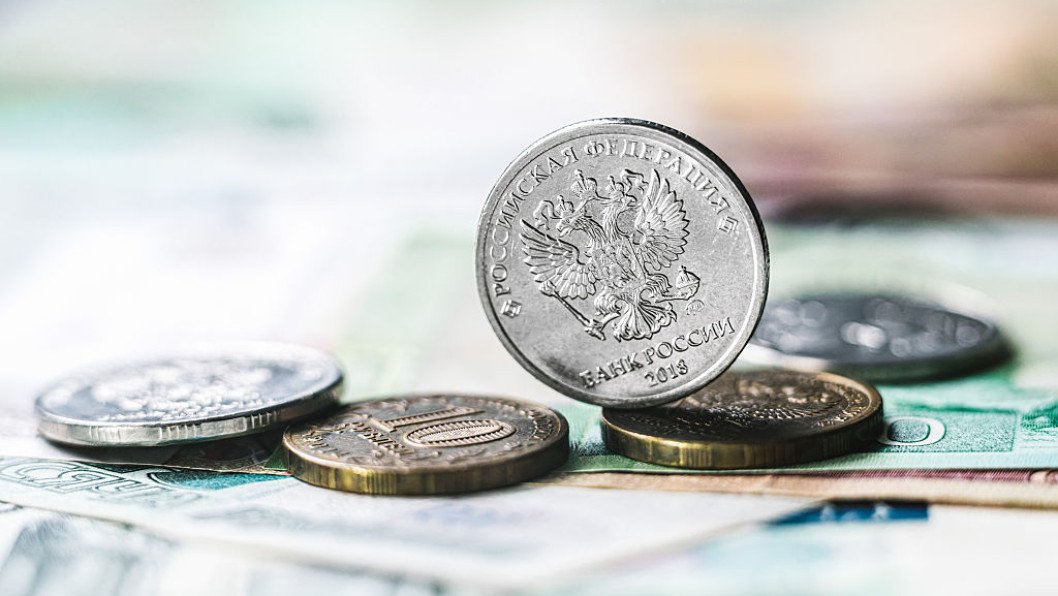 Russian Ruble Suffers Sharpest Drop Since 2022 as Drone Strikes Trigger Fuel Crisis