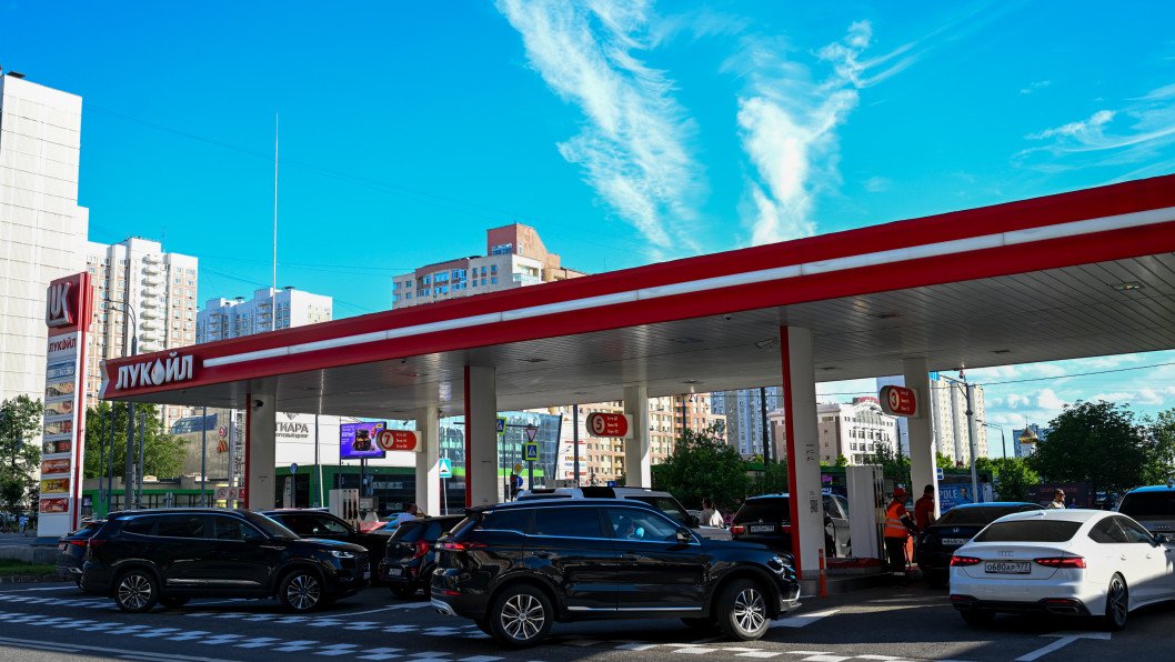 Six Russian Regions Implement Emergency Fuel Rationing as Shortages Spread