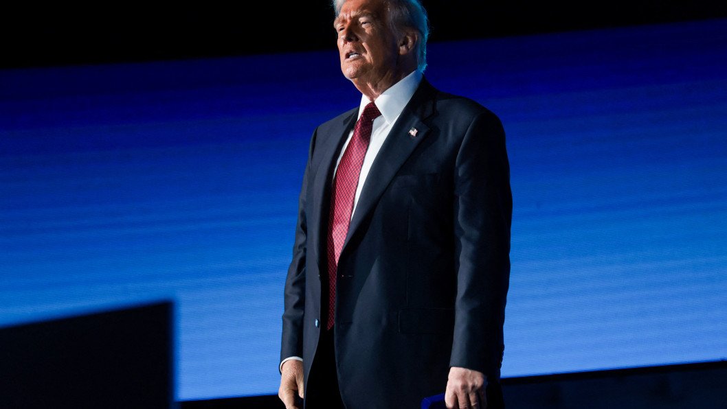 Trump Backs 500% Tariffs on Nations Trading With Russia, Warns Iran Could Be Next