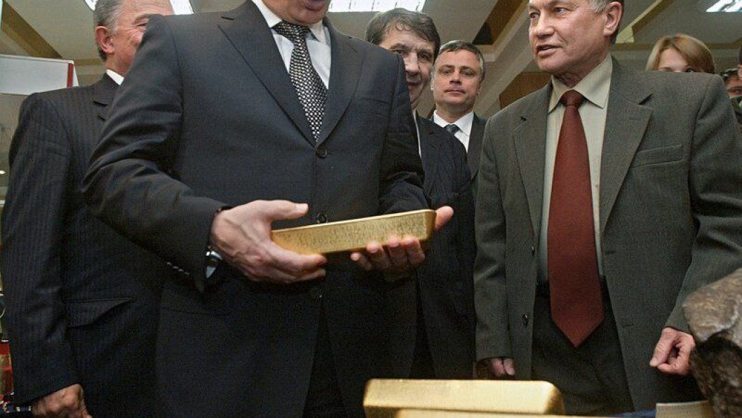 Russia Burns Through 43.5 Tons of Gold as Federal Budget Deficit Swells