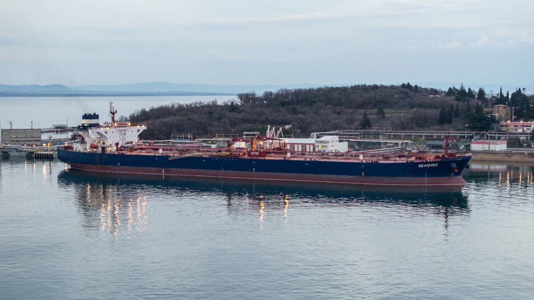 Russia Diversifies Oil Trade Routes With First-Ever Naphtha Shipment to Vietnam Amid Sanction Pressure