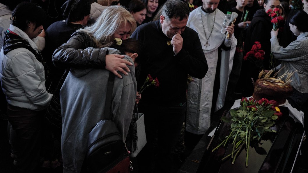 Kyiv Grieves 17-Year-Old and His Parents Killed in Russia’s Deadly Attack, Photos