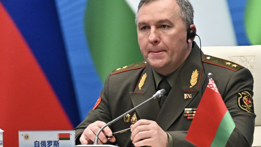 Belarusian Defense Chief Sees "Extremely High" Risk of Global War Alongside Russia