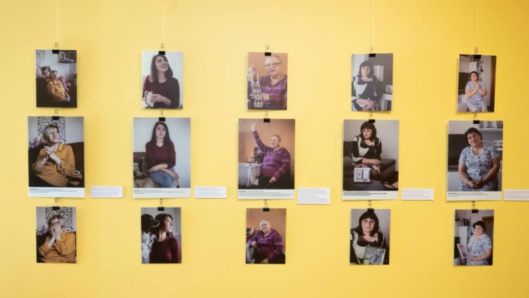 Estonian Parliament Hosts “Mama” Photo Exhibition Honoring Ukrainian Mothers