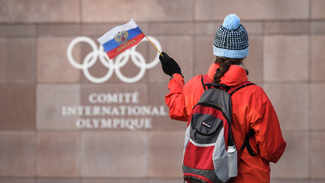 Ukraine Sanctions 10 Russian Sports Figures Over Support for War