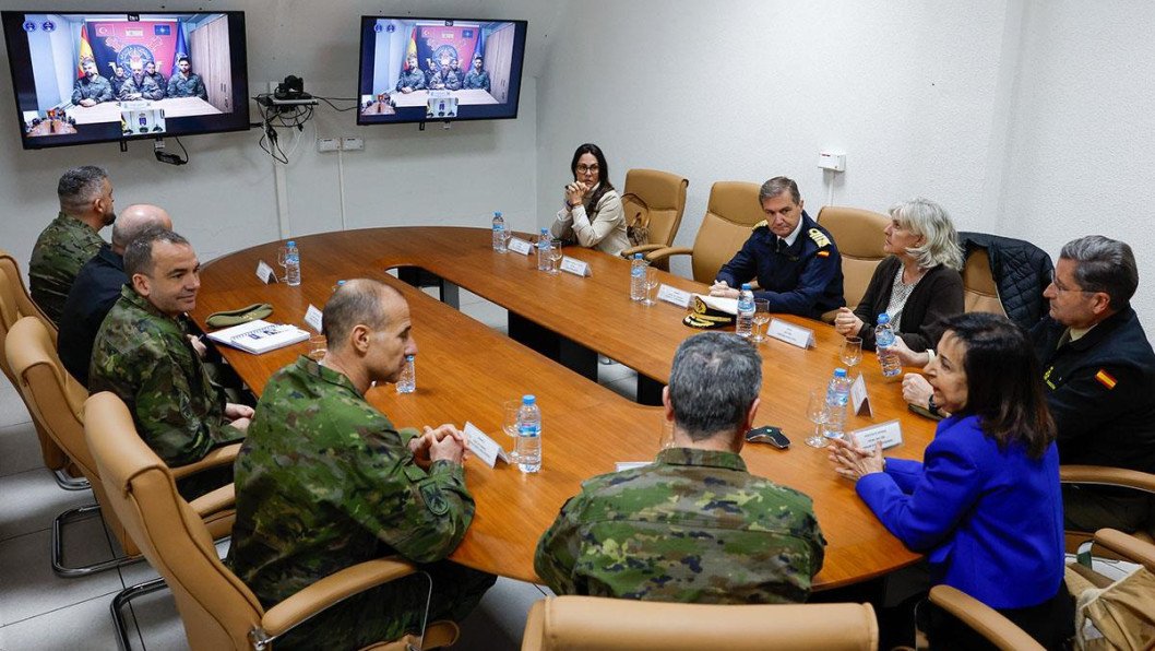 España restringe el uso de su espacio aéreo a vuelos militares de EE. UU.