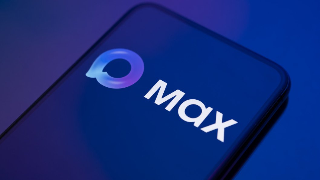 Russian Officials Use Burner Phones to Avoid State Messaging App Surveillance