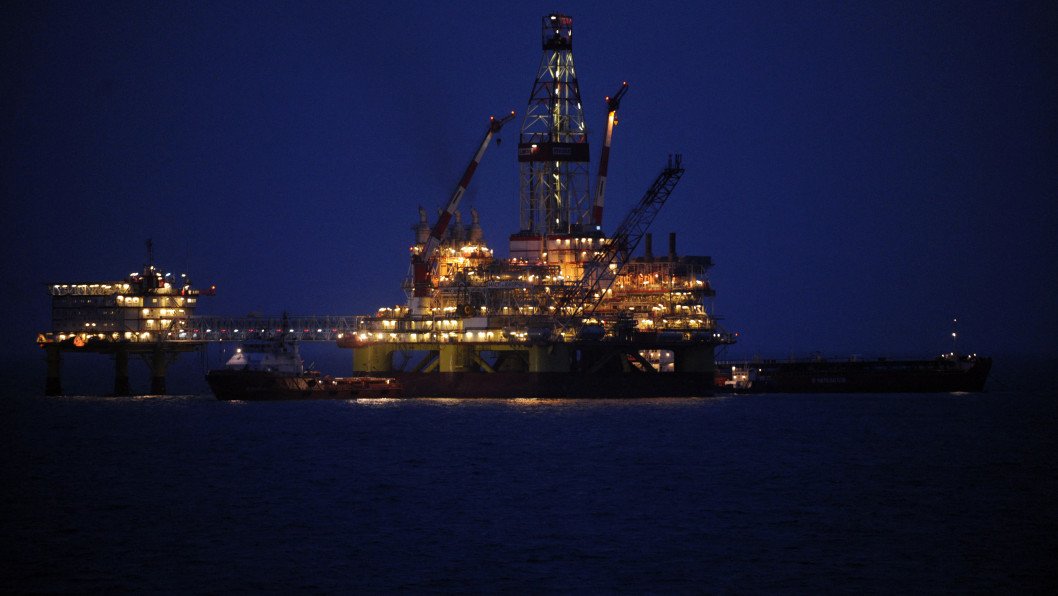 Ukraine’s SBU Knocks Out Third Russian Oil Platform in the Caspian