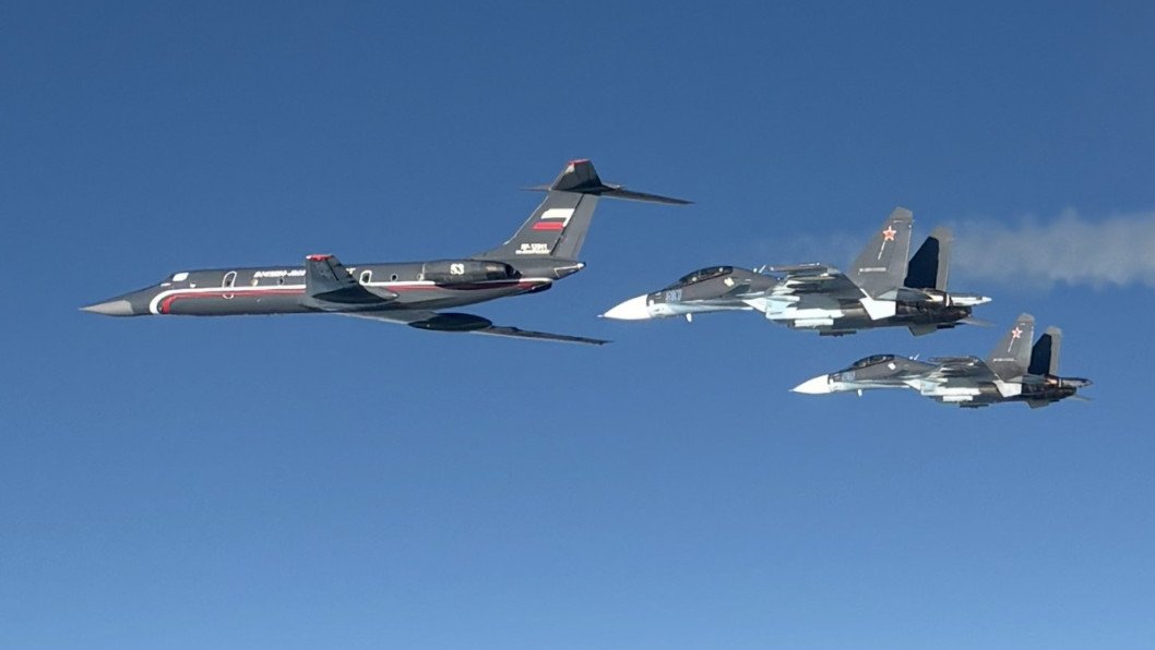 Avión de entrenamiento de bombarderos ruso Tu-134UBL, avistado cerca del espacio aéreo de la OTAN sobre el Báltico