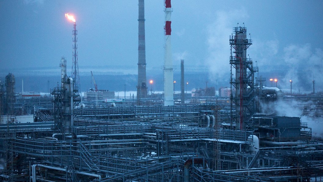 Ukrainian Drone Strikes Disrupt Major Oil Refineries Across Central Russia in May