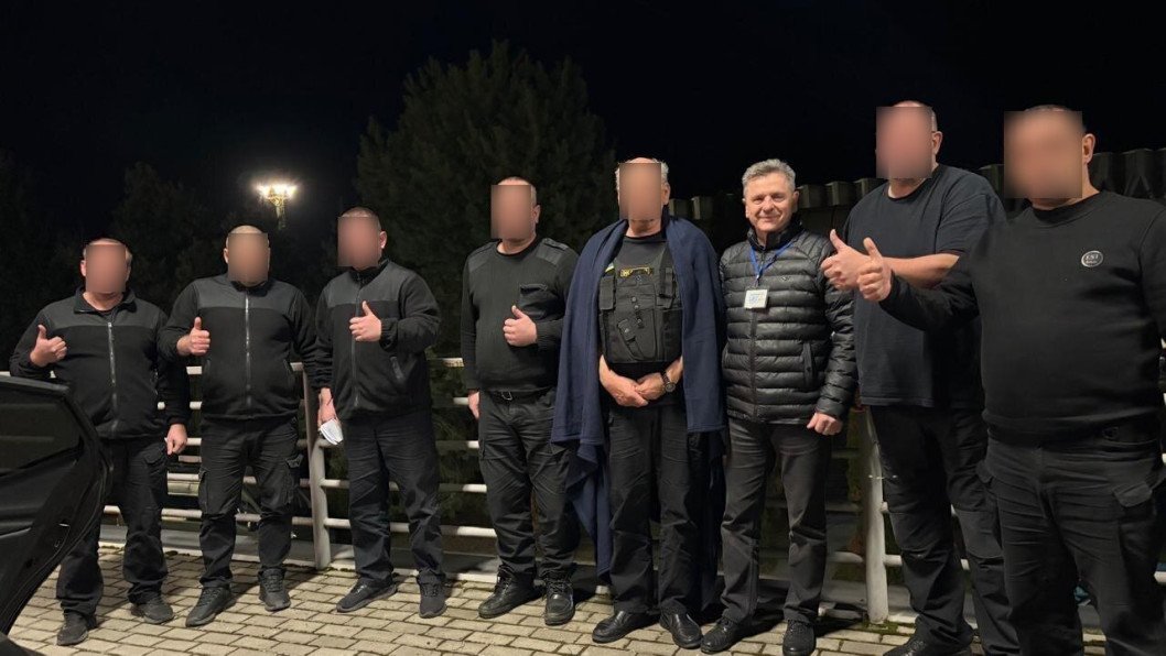 Seven Ukrainian Bank Employees Abducted in Budapest Freed, Kyiv Confirms