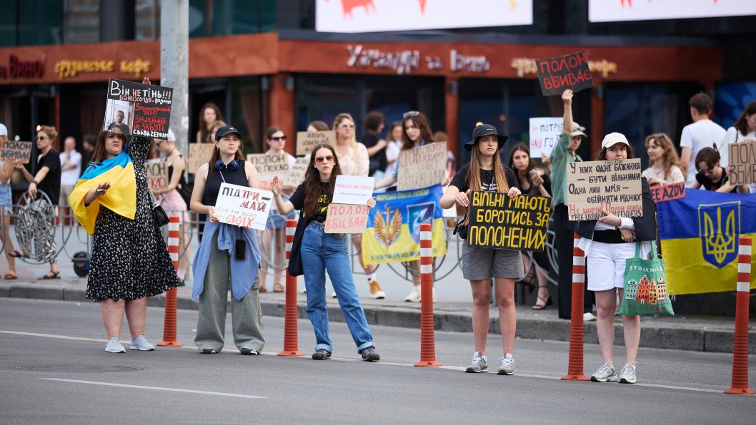 Russia's GRU Spies Sanctioned by UK for Mariupol Bombing and Cyber Attacks on Western Targets