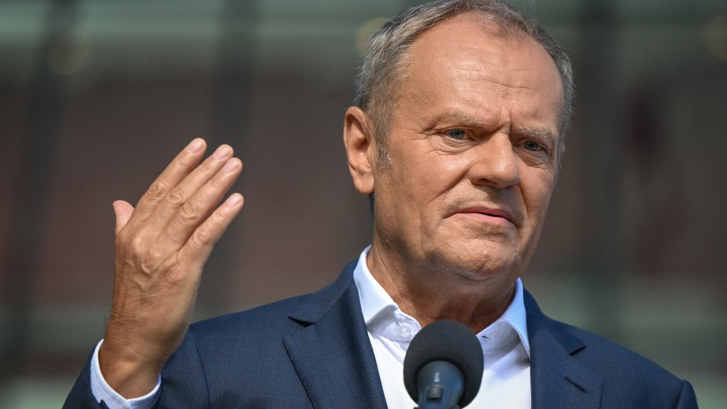 Poland Expects Russian Attacks on Border Crossings With Ukraine as Moscow Targets Trade Routes, Tusk Says