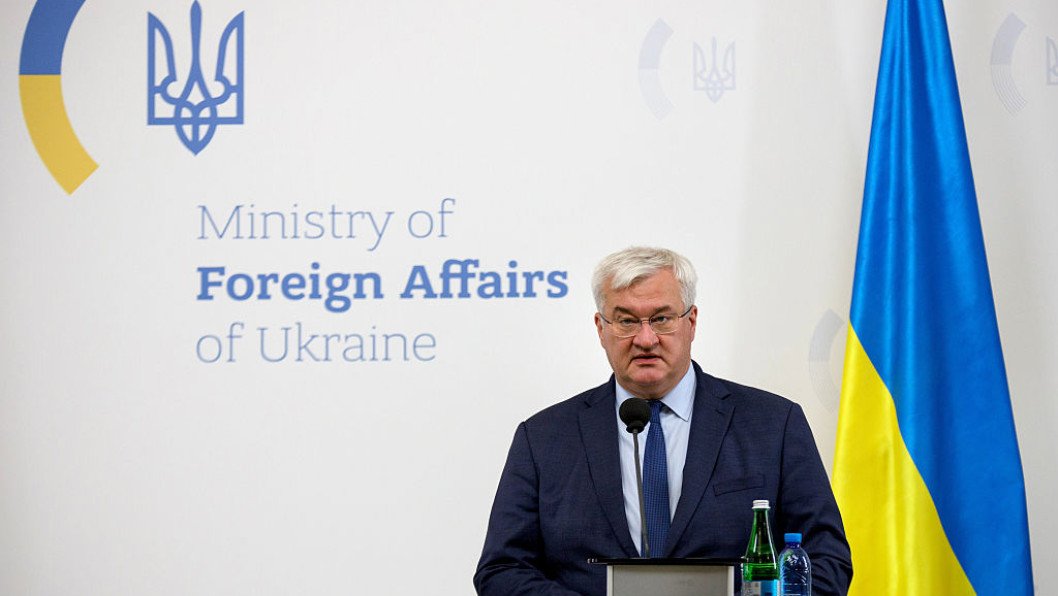 Ukraine to Propose Sanctions on 10 More Russian Oligarchs After EU Drops Usmanov and Fridman