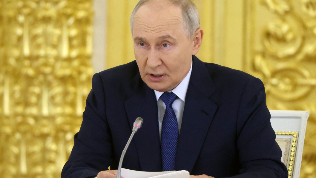 Kremlin Insiders Warn Putin Weighing War Escalation But Experts Doubt Nuclear Threat