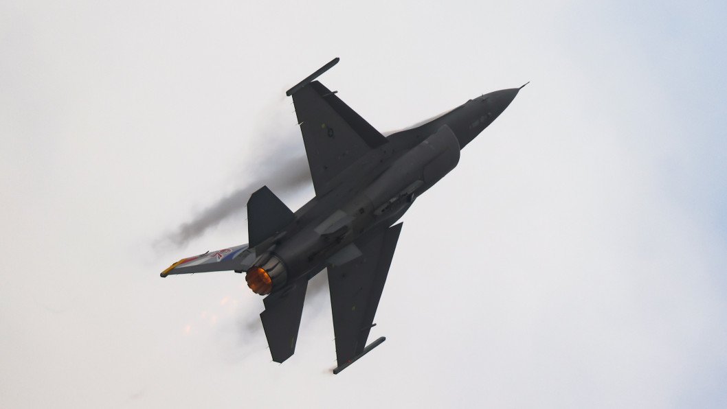 First Video of Ukrainian F-16 in Action Shows Missile Strike on Drone