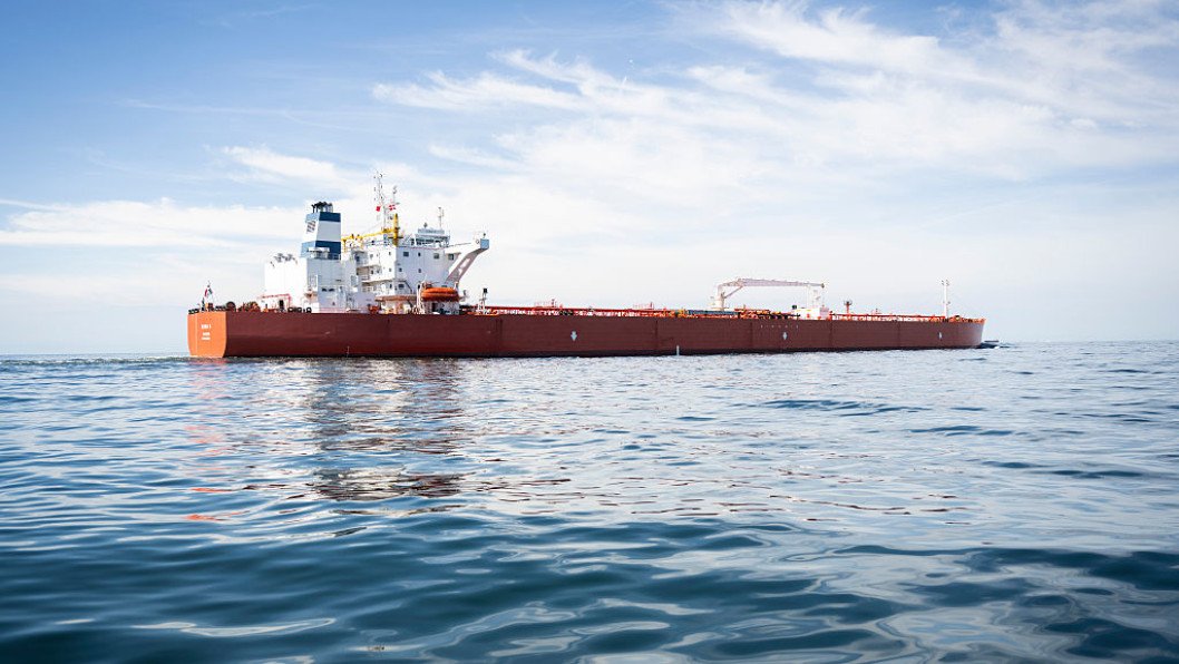 Ukrainian Drone Campaign Forces 135 Million Barrels of Russian Crude to Stall Offshore