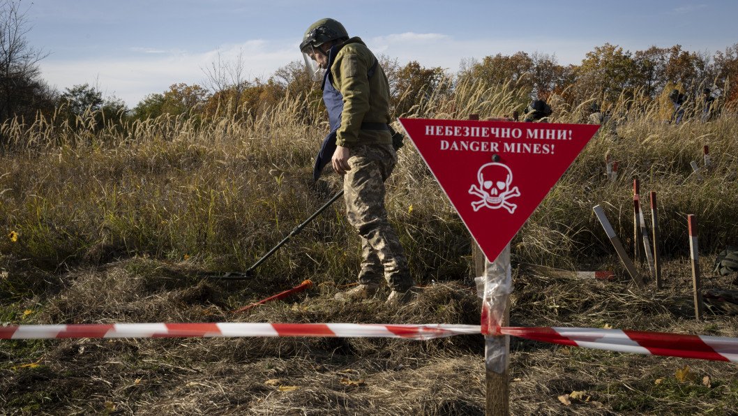Canadians Help Ukrainians Win the War Against Russia’s Landmines