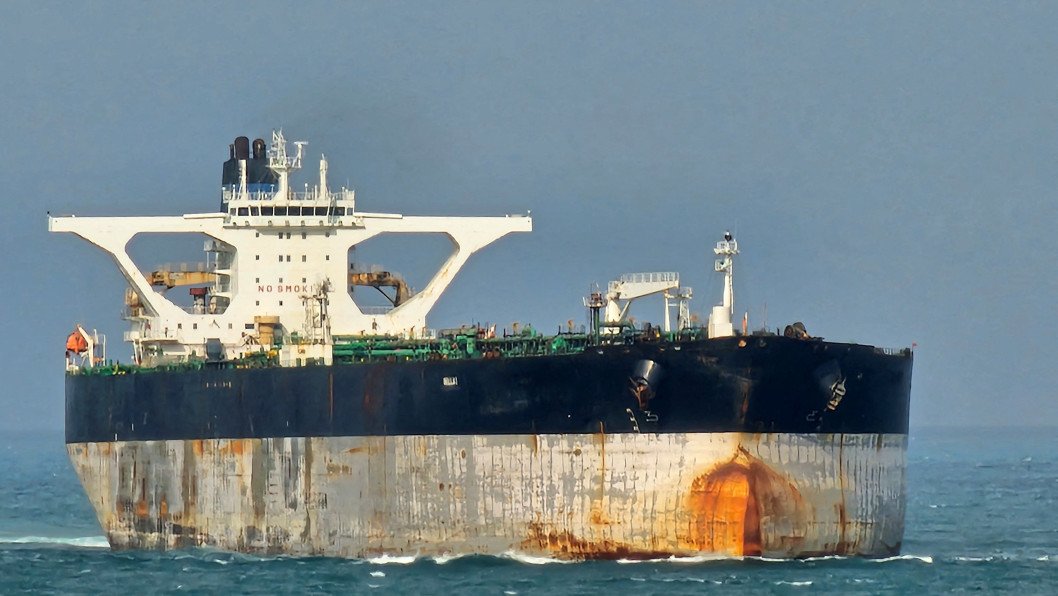 After a Weeks-Long Chase, US Attempts Seizure of Sanctioned Tanker as Russian Vessels Loom
