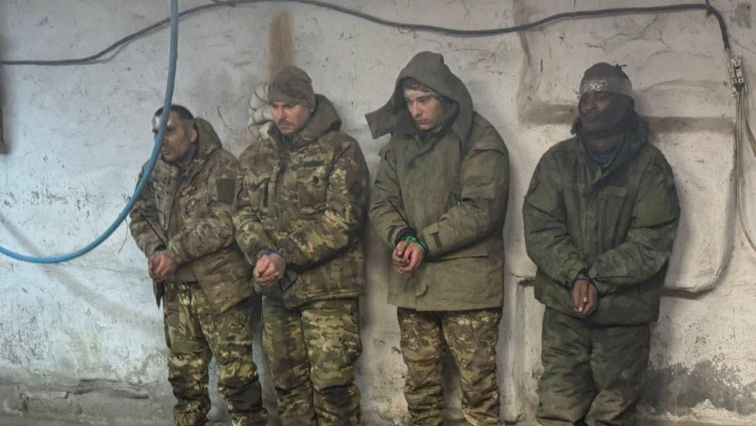 Los prisioneros de guerra extranjeros en Ucrania se duplicarán en 2025, lo que expone el impulso global de reclutamiento de Rusia