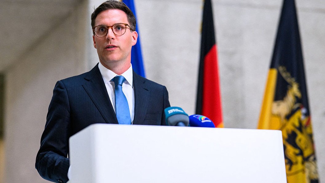 German Interior Minister Evacuated to Kyiv Bunker During Russian Airstrikes