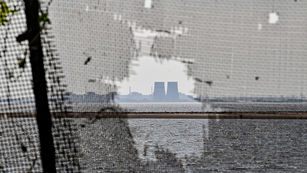 Zaporizhzhia Nuclear Plant Loses Main Power Line, Raising Safety Fears