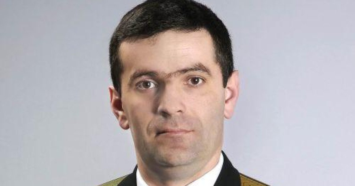 Commander of Ukraine’s Only Submarine Who Defected to Russia Reportedly ...