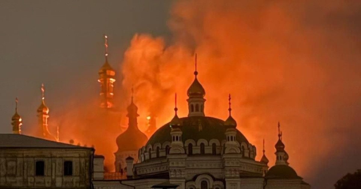 Russian Air Strike Hits Kyiv, Igniting Fire at Historic Pechersk Lavra Monastery