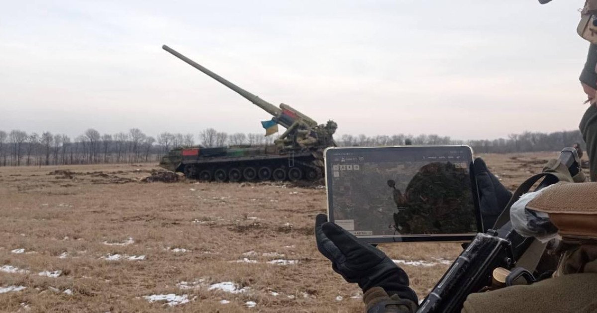 Transforming Warfare: Inside Ukraine's Use of Soviet-Era Equipment and Advanced Software Innovations