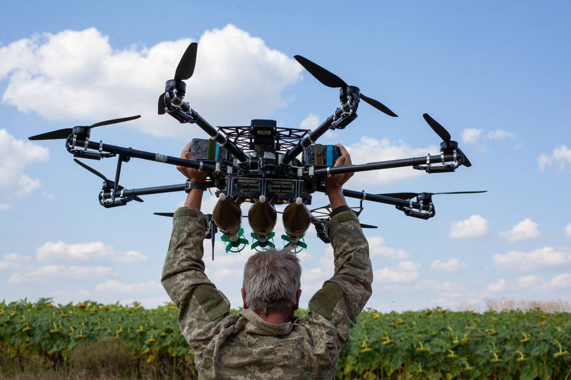 El auge de los drones en Ucrania se acelera: el aumento de la producción al 900% indica el paso al modo de guerra total El auge de los drones en Ucrania se acelera: el aumento de la producción al 900% indica el paso al modo de guerra total