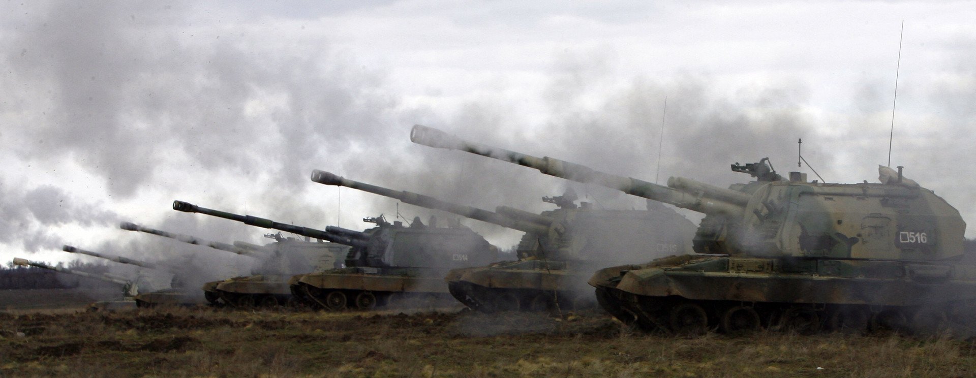 Russian Msta-S self-propelled howitzers fire during military exercises in southern Russia's Volgograd region, on April 2, 2014. (Source: Getty Images)