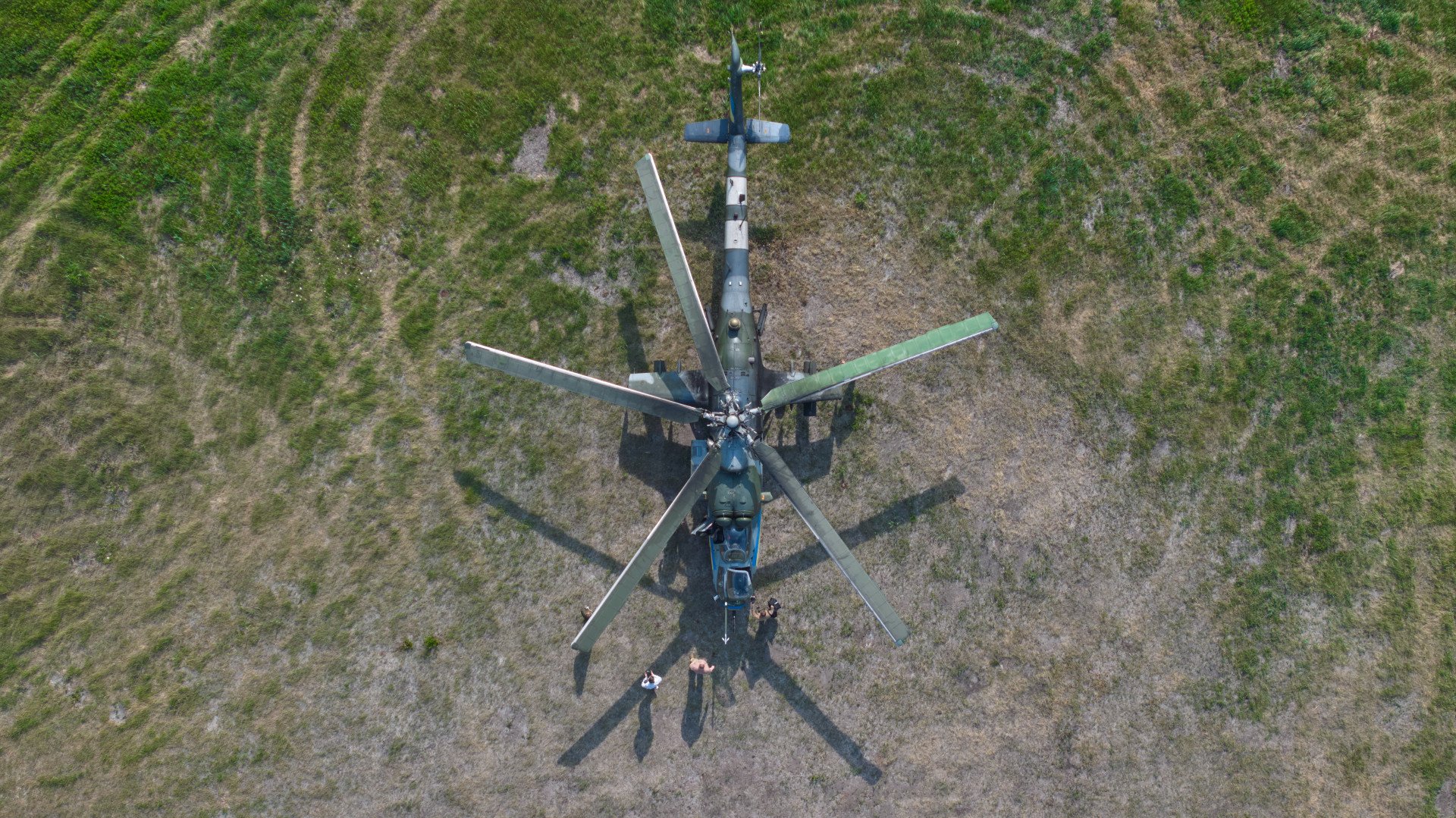 Top-down view of Ukraine’s Mi-24 helicopter. Top-down view of Ukraine’s Mi-24 helicopter.