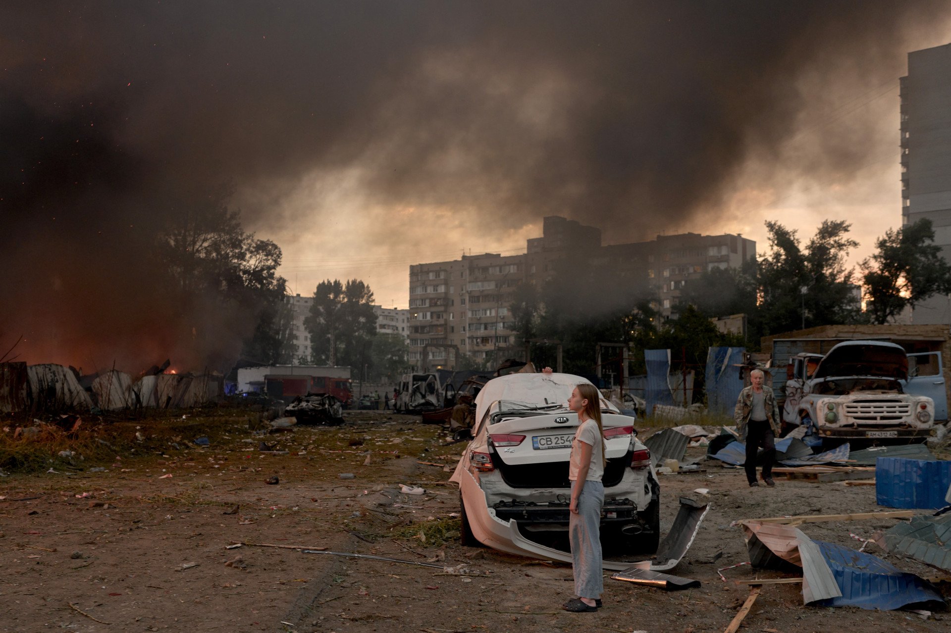 Airstrikes In Kyiv Leave At Least Nine Dead Russia Pounds Kyiv Again With Ballistic Missiles Days After Deadly Attack