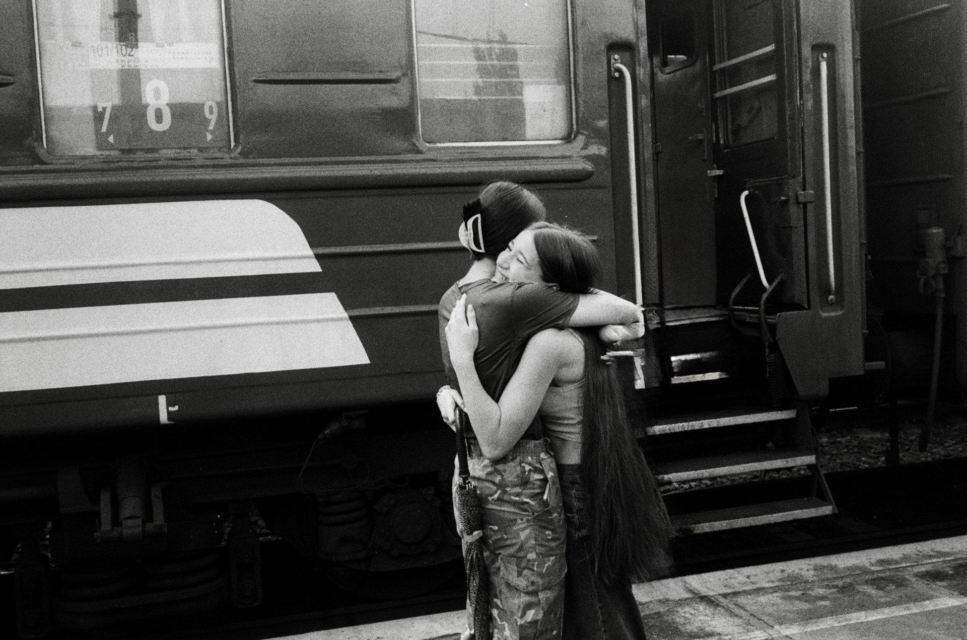 An anticipated embrace. Kramatorsk, Ukraine, September 2025. Photo by Joshua Olley/UNITED24 Media.