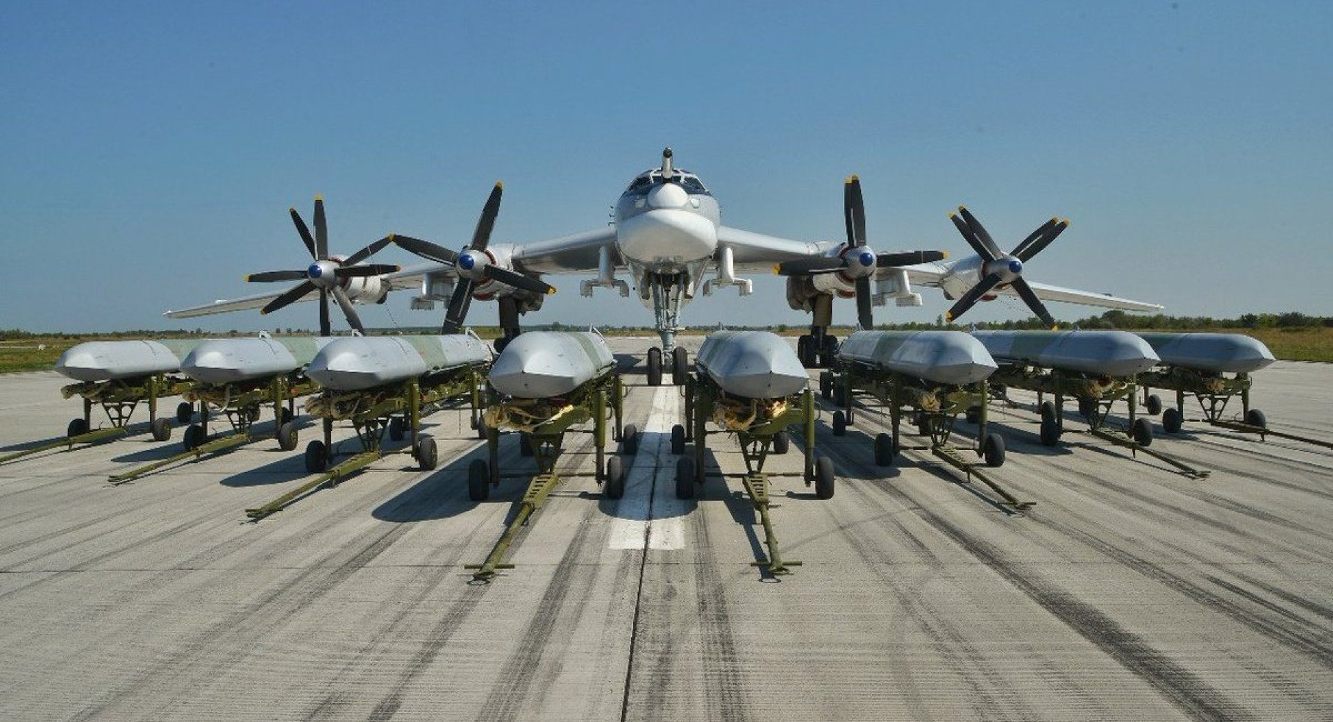 Russian Tu-95 Bear strategic bomber with its Kh-101 missile arsenal. (Photo: open source) Russian Tu-95 Bear strategic bomber with its Kh-101 missile arsenal. (Photo: open source)
