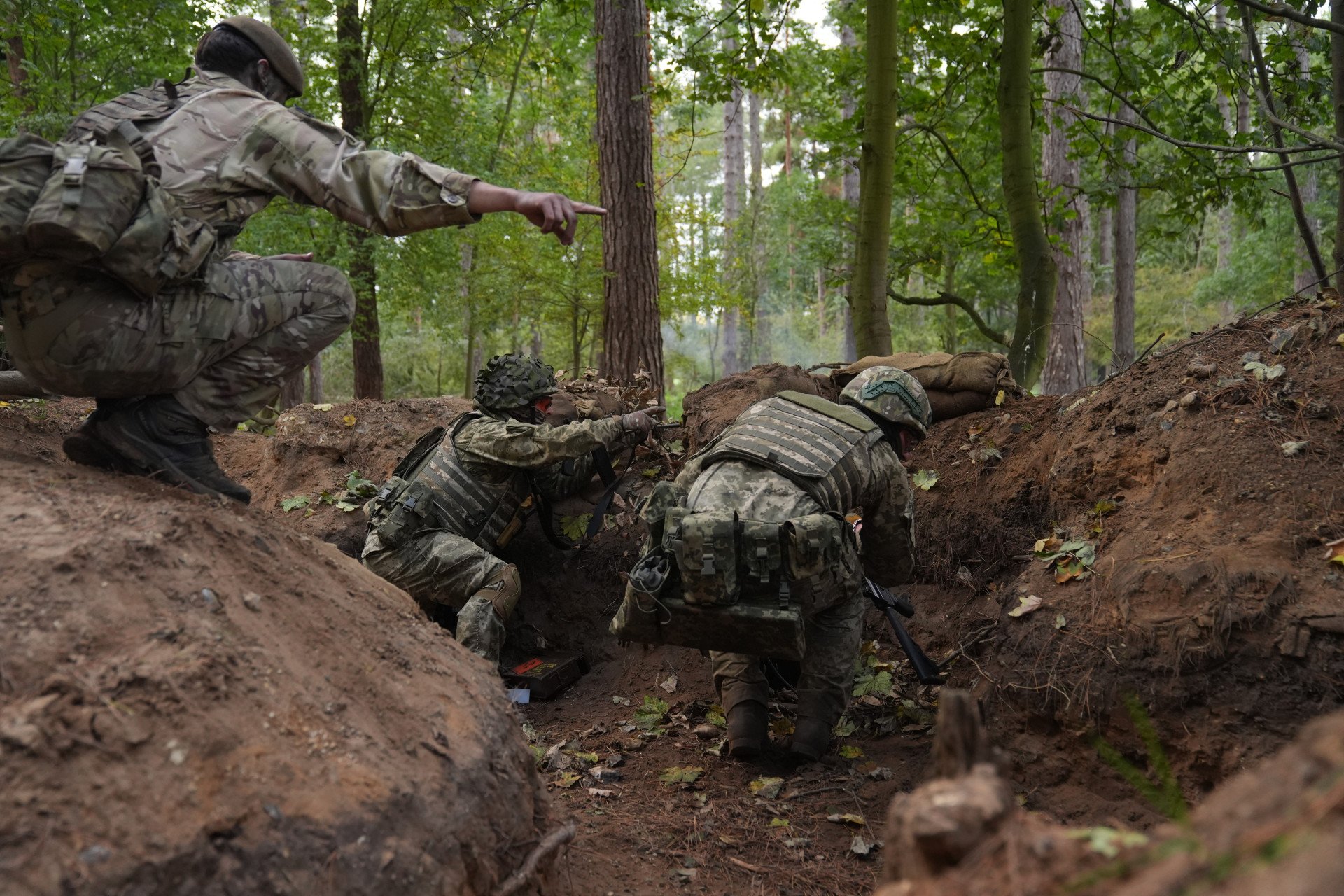 Ukrainian soldiers, who are still undergoing their leadership training course as part of the UK-led Operation Interflex, take part in trench training being conducted by members of the Irish Guards at a British army training camp in the East of England. Picture date: Wednesday October 15, 2025. (Photo by Joe Giddens via Getty Images) Ukrainian soldiers, who are still undergoing their leadership training course as part of the UK-led Operation Interflex, take part in trench training being conducted by members of the Irish Guards at a British army training camp in the East of England. Picture date: Wednesday October 15, 2025. (Photo by Joe Giddens via Getty Images)
