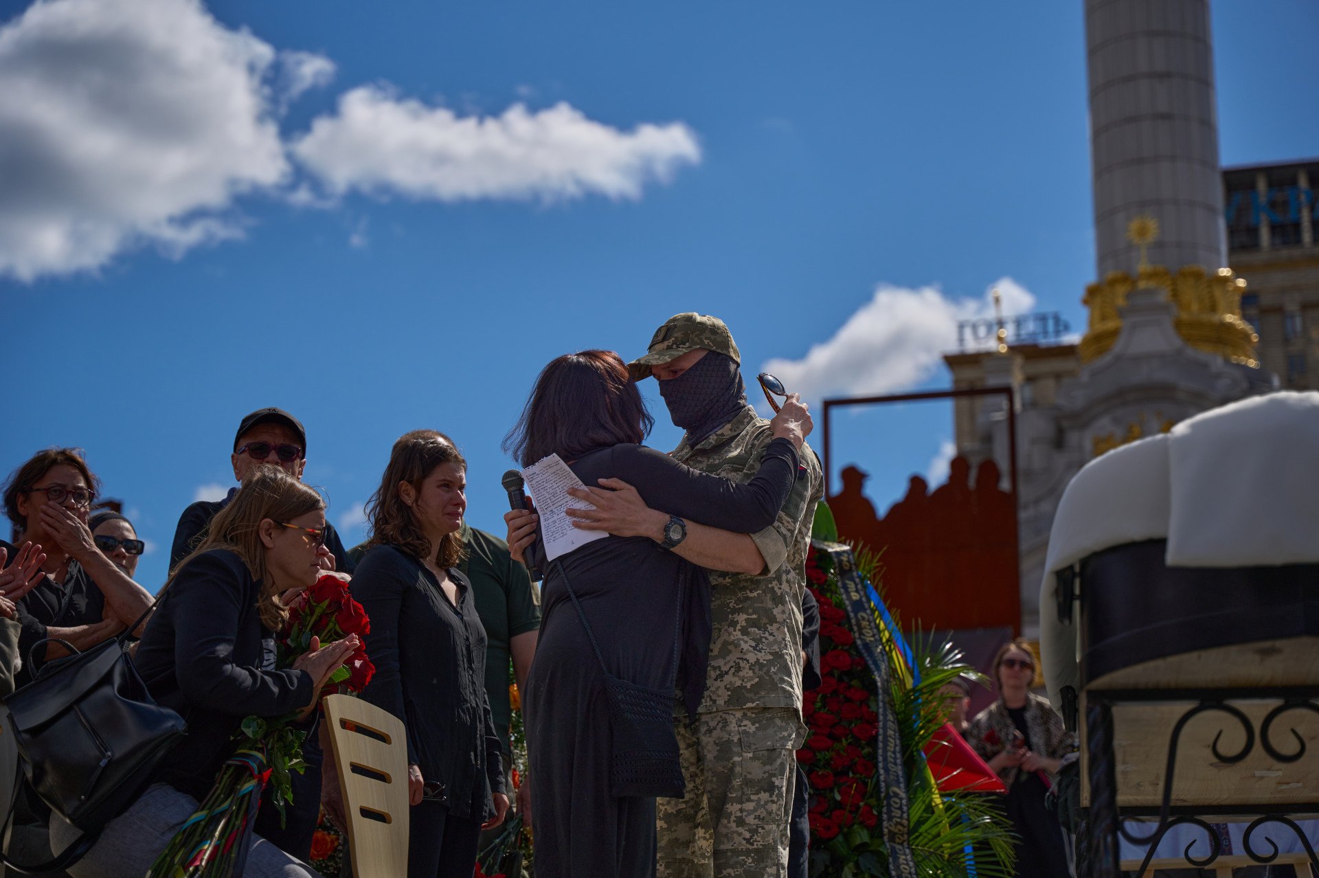 Farewell ceremony honoring artist and serviceman David Chichkan at Kyiv’s Independence Square on August 18, 2025, Kyiv, Ukraine. Photo by Mykyta Shandyba/UNITED24 Media.