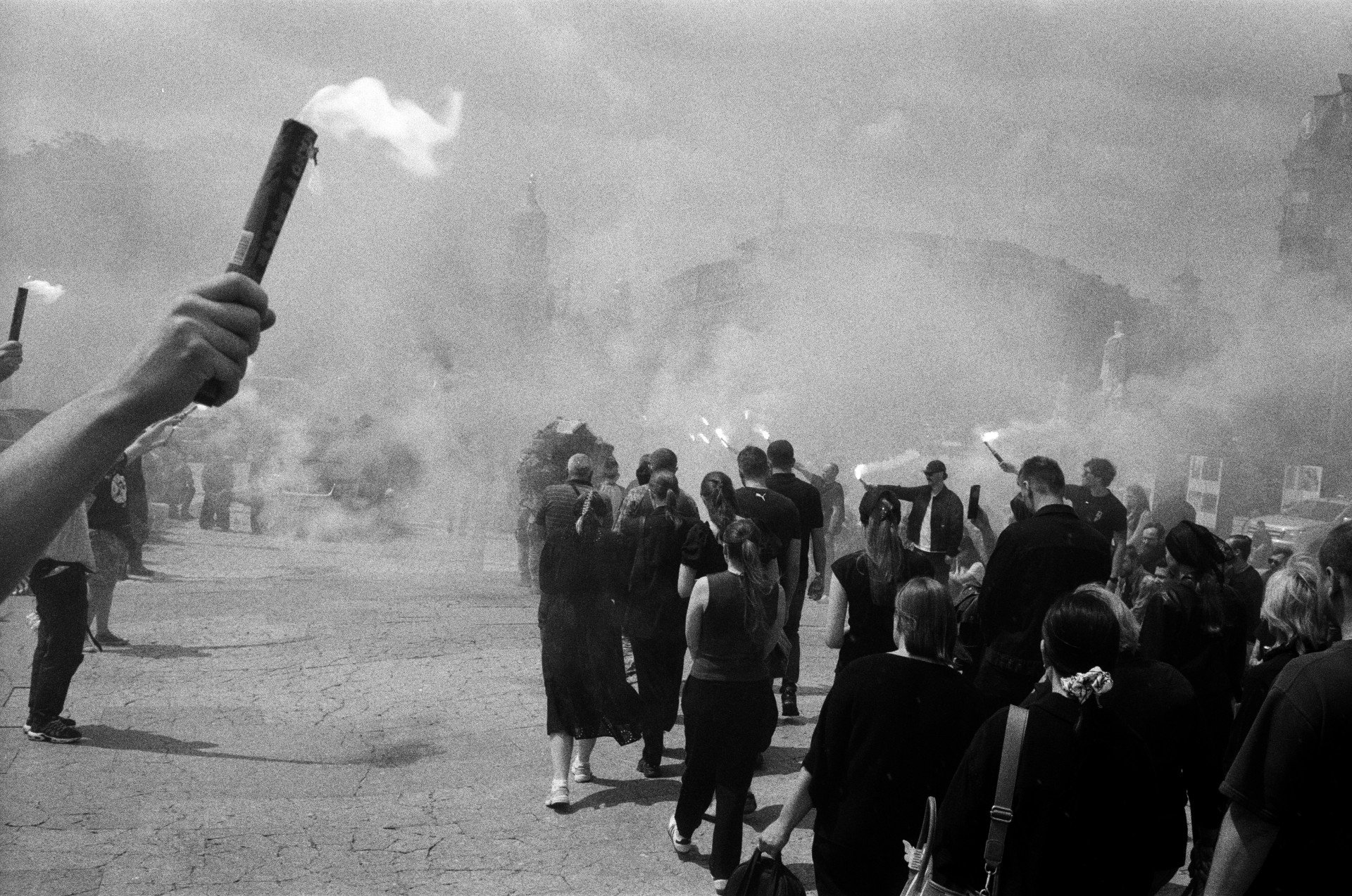 Funeral procession in Kyiv for Roma “Sova” Tarasiuk. Kyiv, May 2025. Photo: Josh Olley / UNITED24 Media. Funeral procession in Kyiv for Roma “Sova” Tarasiuk. Kyiv, May 2025. Photo: Josh Olley / UNITED24 Media.