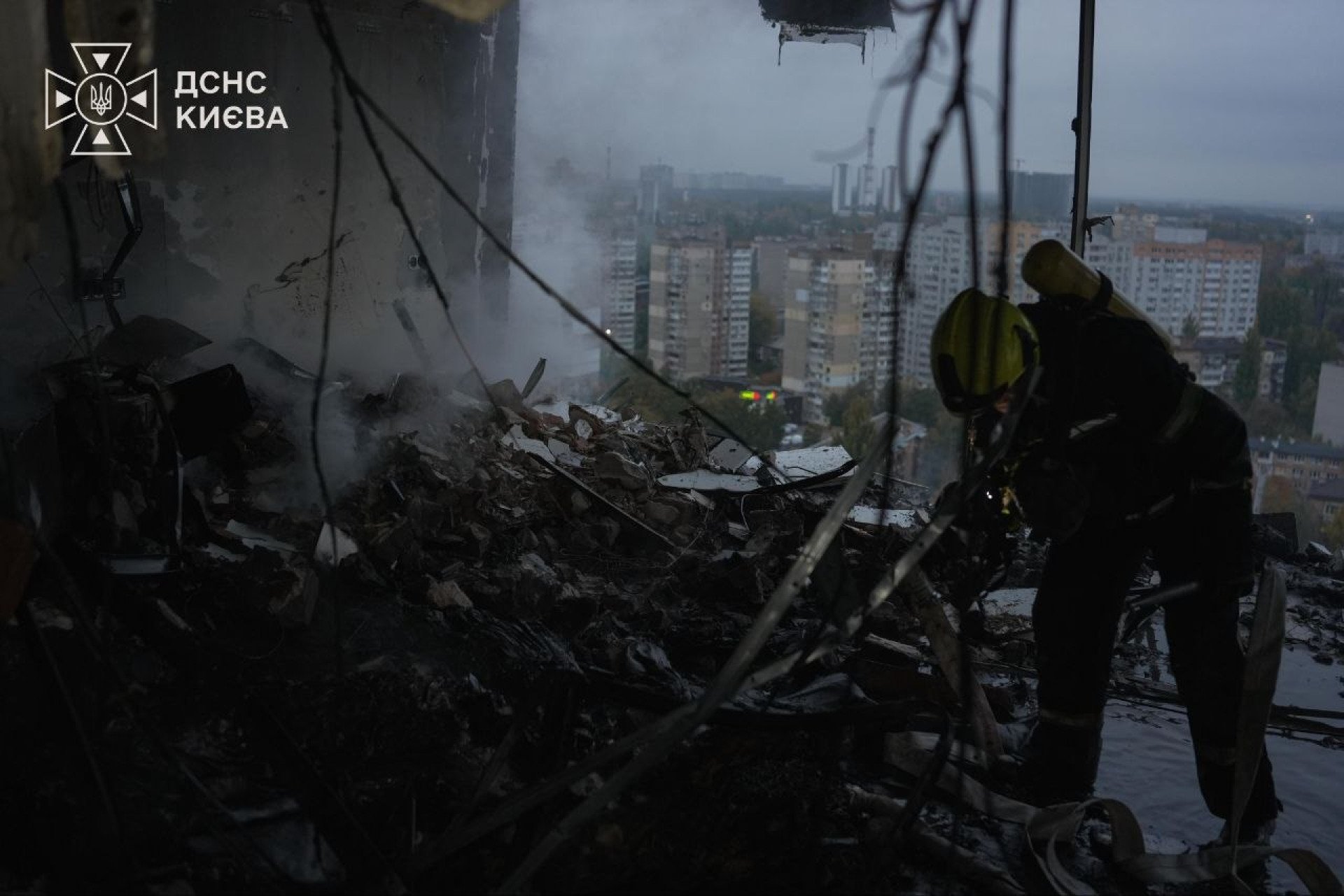 Washington restaura la inteligencia de alerta temprana a Ucrania mientras un ataque ruso deja dos muertos en Kyiv