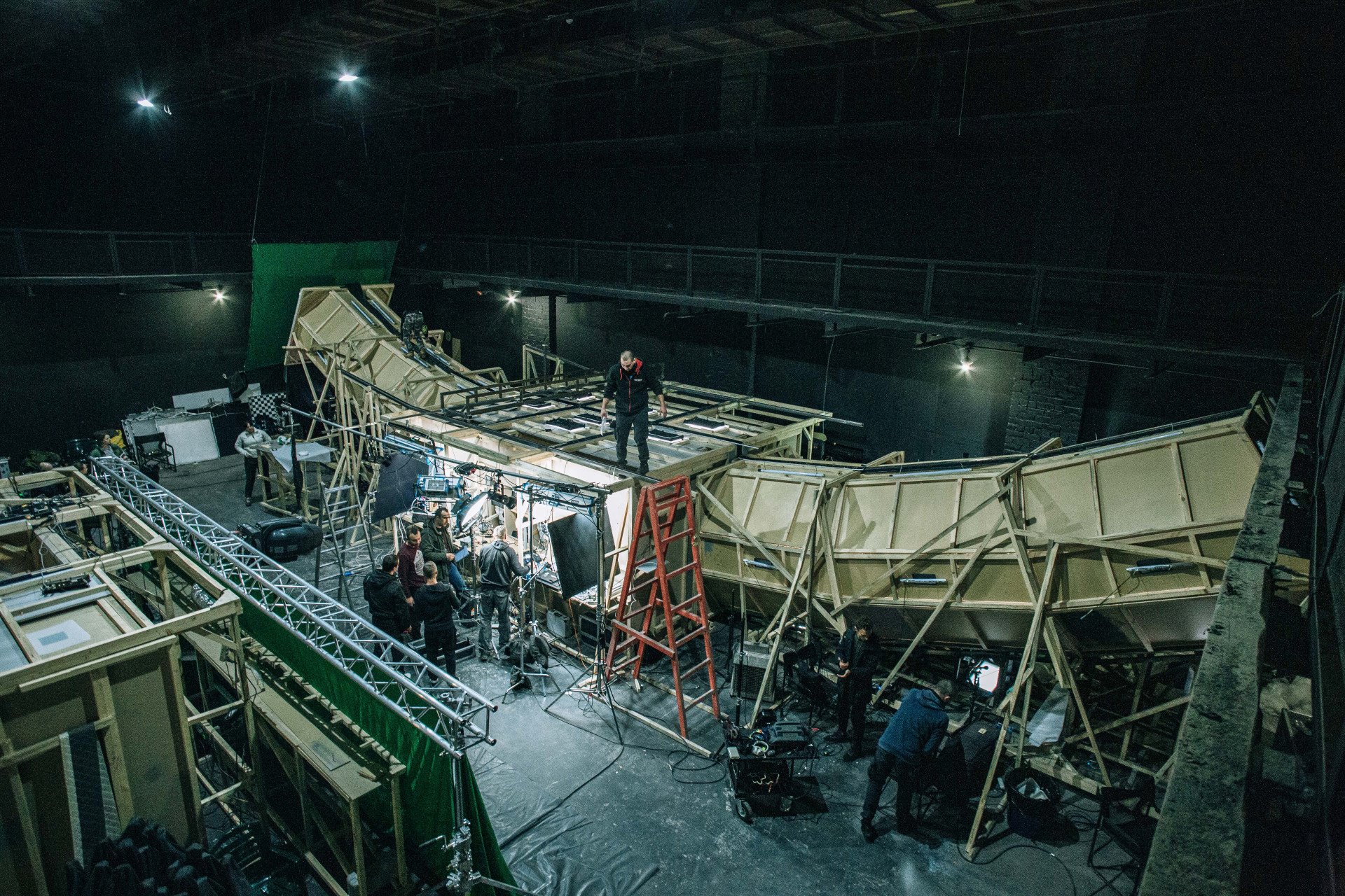 Vladlen Odudenko, a Ukrainian production designer, shaped the visual world of U Are the Universe after working on the 2019 film Zakhariy Berkut, which won the Golden Dzyga in 2020. He said the goal was to imagine a spacecraft built in Ukraine, even if set in the future. (Photo: ForeFilms)