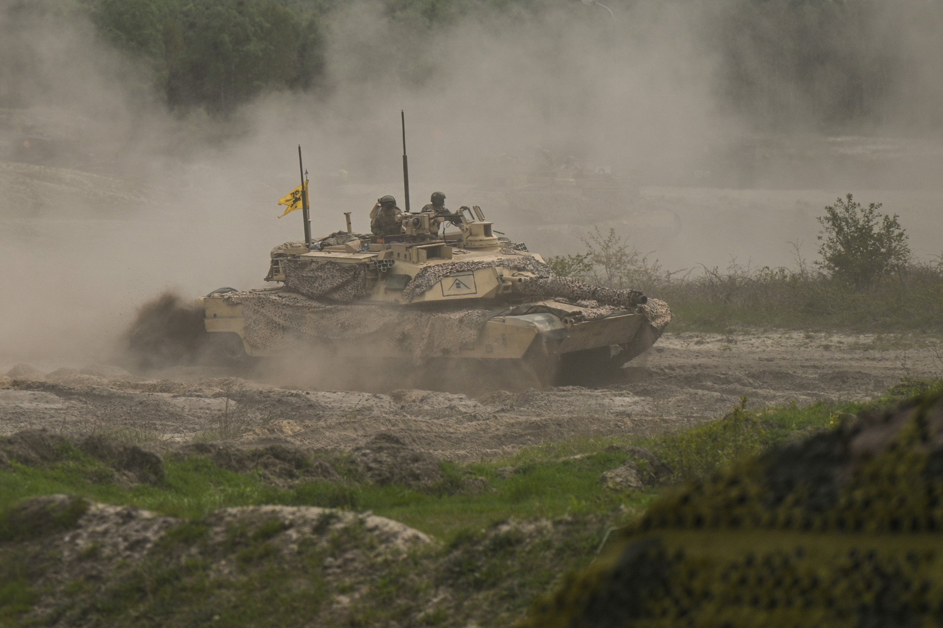 How Ukraine’s Simple Armor Upgrade Improved US Abrams Tanks in Combat Against Russia