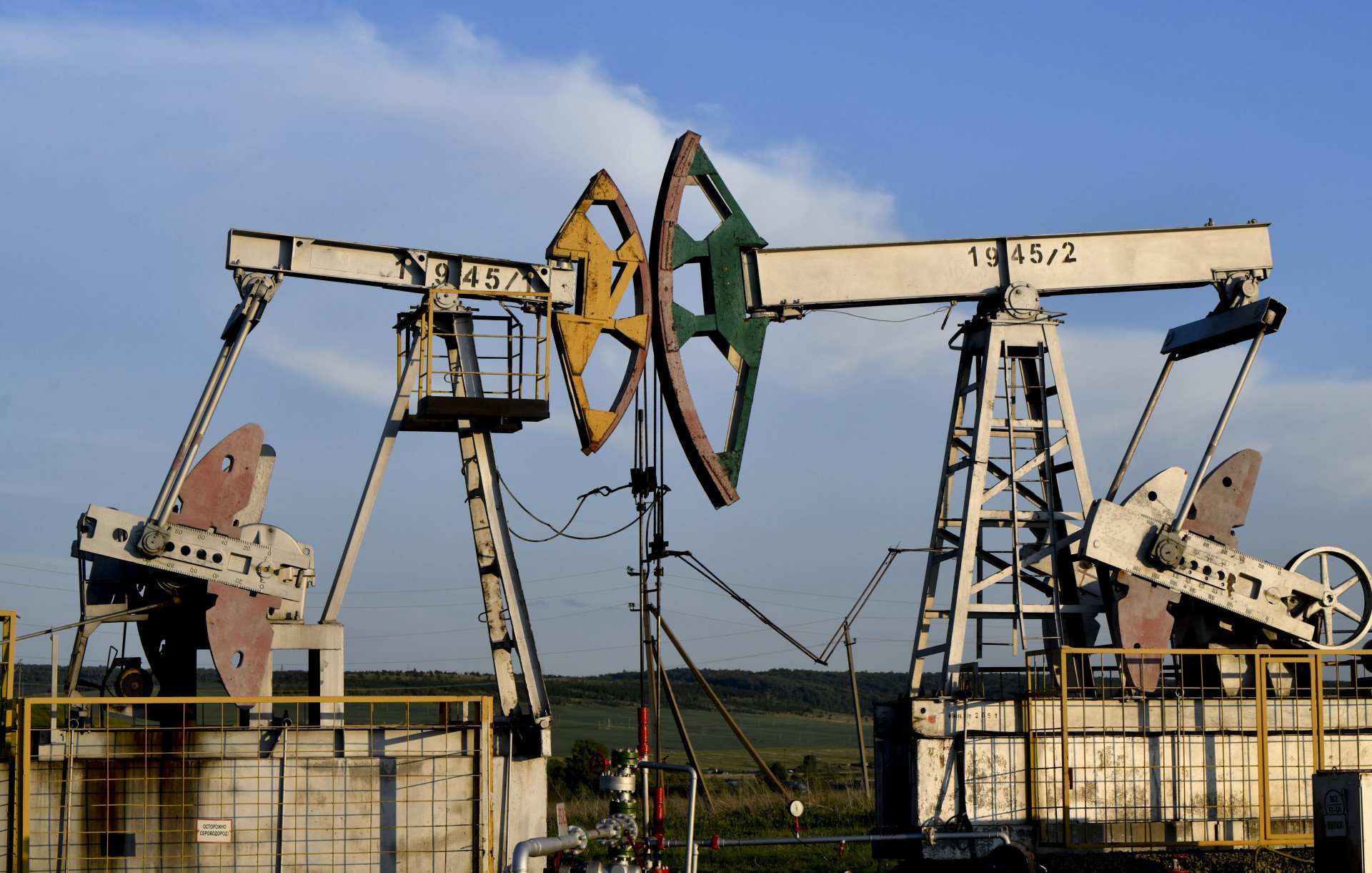 Russia’s Oil Revenues Are in a Free Fall: Down $25 Billion in 2025, Crude Sells for Half Price Russia’s Oil Revenues Are in a Free Fall: Down $25 Billion in 2025, Crude Sells for Half Price