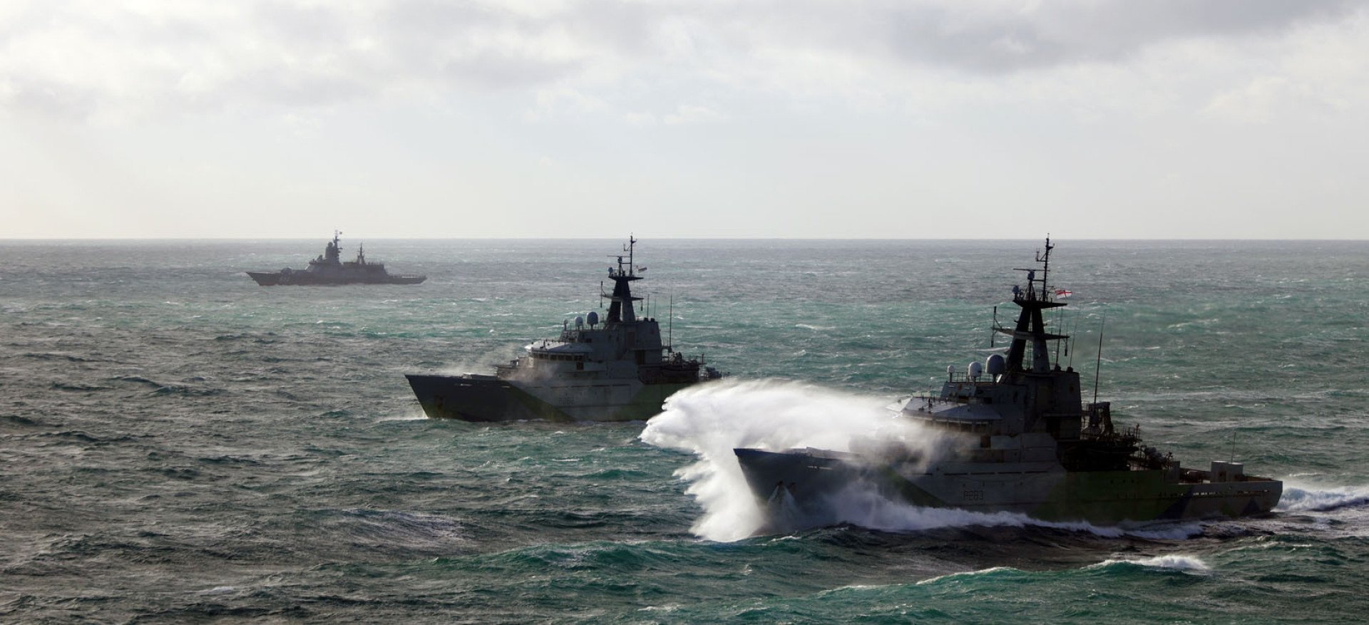UK Royal Navy HMS Mersey and HMS Severn shadow the Russian corvette Boikiy and accompanying oil tanker MT General Skobelev, Channel, January 23, 2026. (Source: UK Royal Navy)